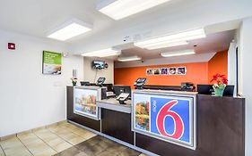 Motel 6 Chicago - Elk Grove 2*